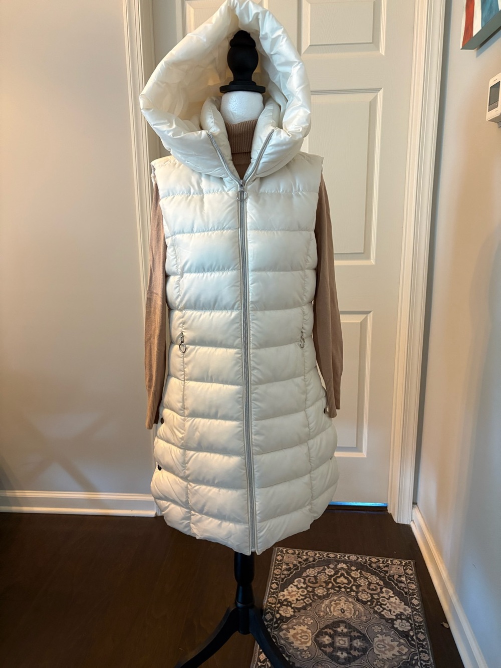 Maralyn & Me Ivory Sleeveless Hooded Puffer Vest